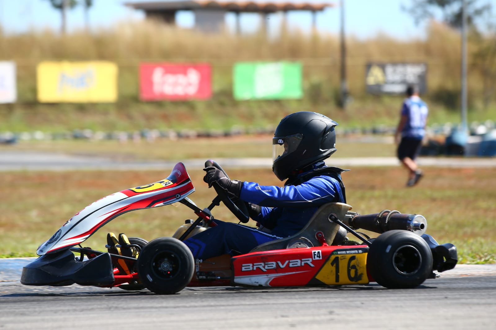 Kart #16 em ação