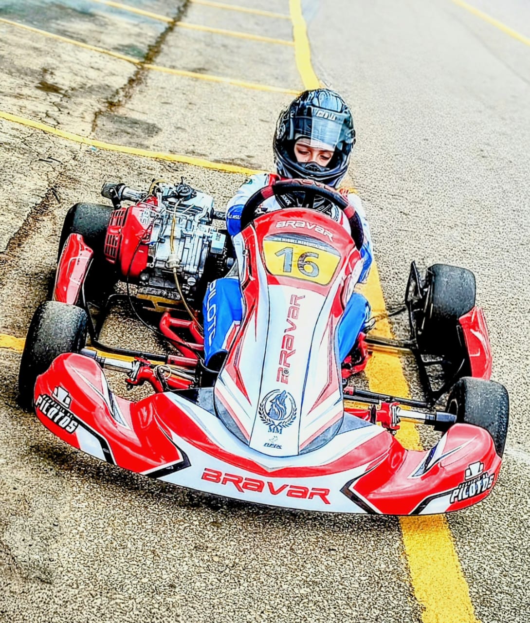 Kart #16 em pista